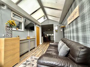 Conservatory/Snug- click for photo gallery